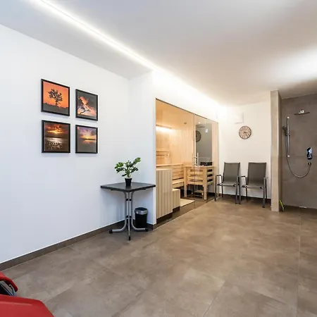 In Near Lifts, Cleaning Included Chalet