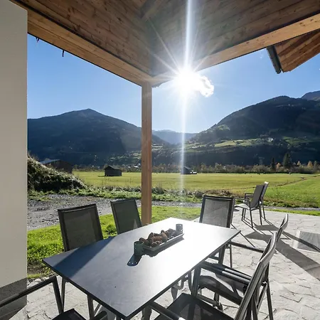 With Garden In Bad Hofgastein, Salzburg, Cleaning Included شاليه *